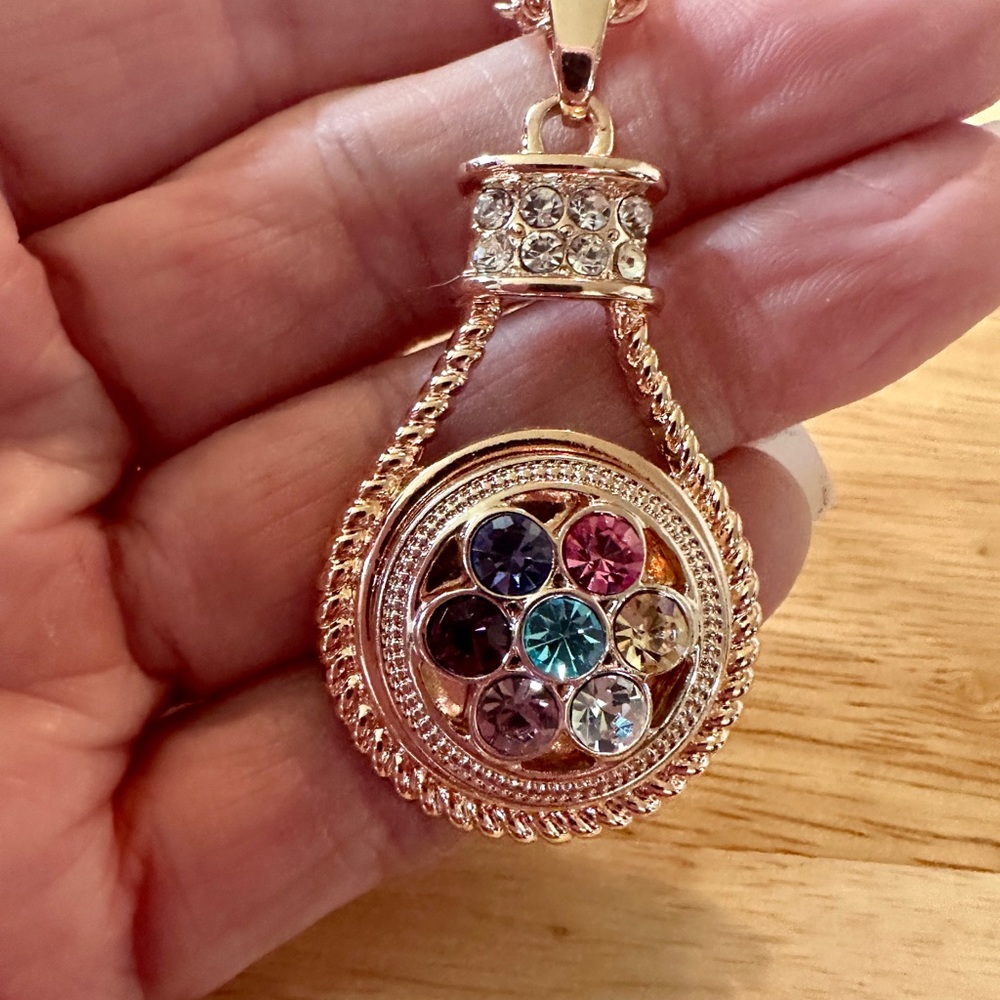 New Beautiful Rose Gold Colored Necklace Set